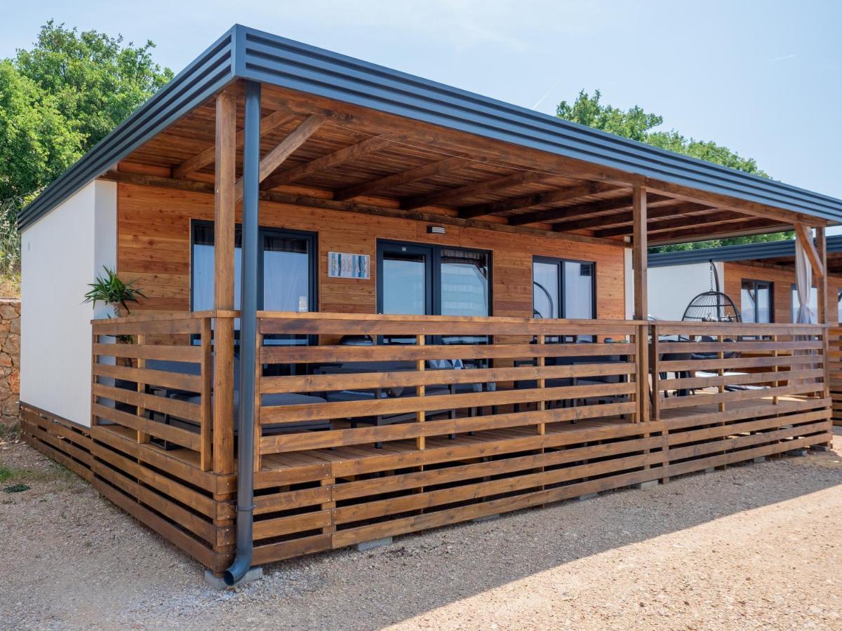 Luxury Mobile Home Zuzu เคลโนวีซา ภายนอก รูปภาพ