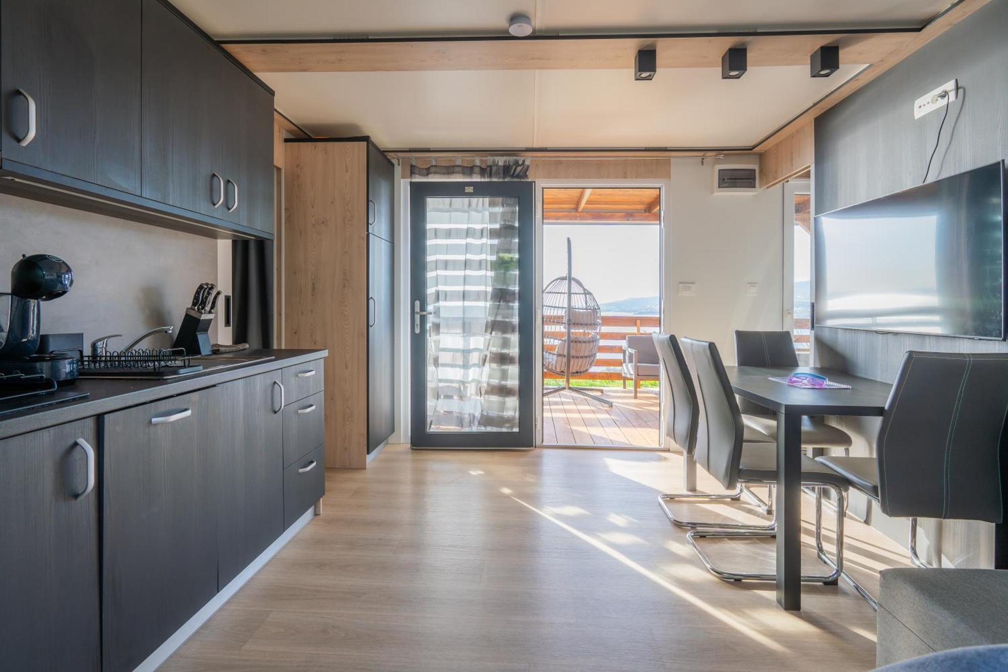 Luxury Mobile Home Zuzu เคลโนวีซา ภายนอก รูปภาพ